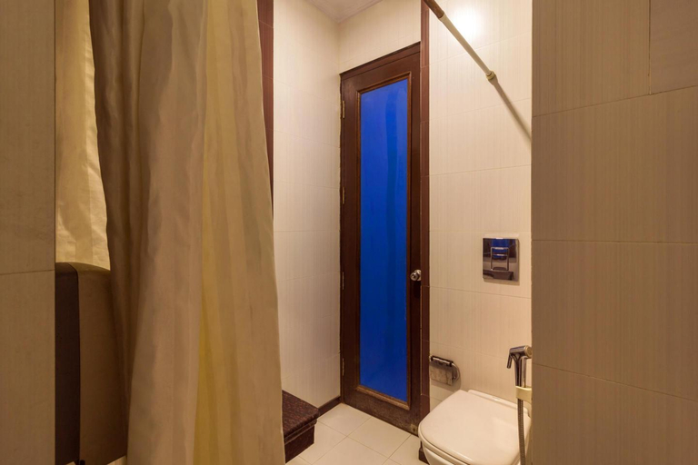 Bathroom 4, Hotel Empire BnB, Gurgaon