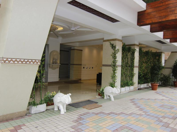Public Area 2, The Grand Tulip, Pune