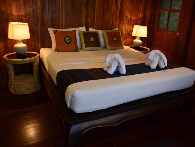 Bedroom 3, Tamarind Lodge handcraft house short walk beach , Ko Samui