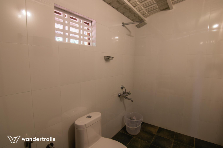 Bathroom 3, Whispering Willows, The Nilgiris