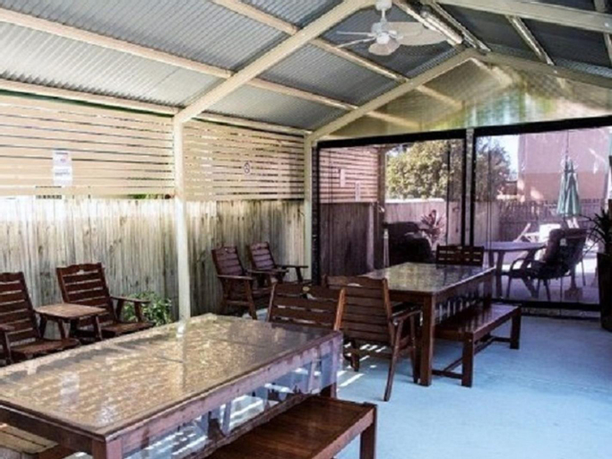 Food & Drinks 3, Garden City Motor Inn, Upper Mount Gravatt