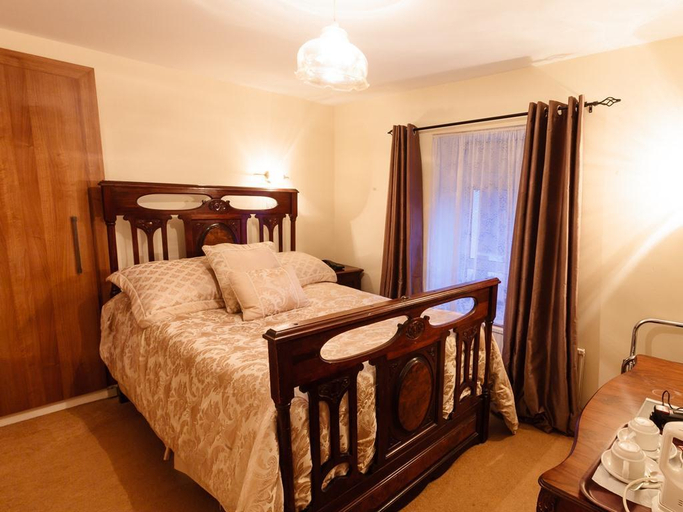 Bedroom 3, Cawley's Guesthouse
