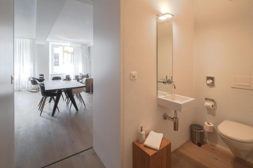 Bathroom 1, Baseltor Hotel & Restaurant, Solothurn