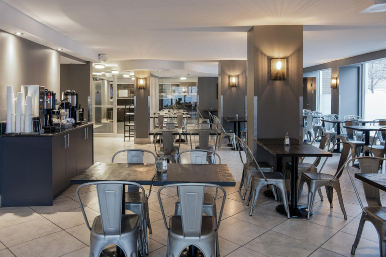 Food & Drinks 4, Hotel Faubourg Montreal Centre Ville Downtown 183492, Montréal