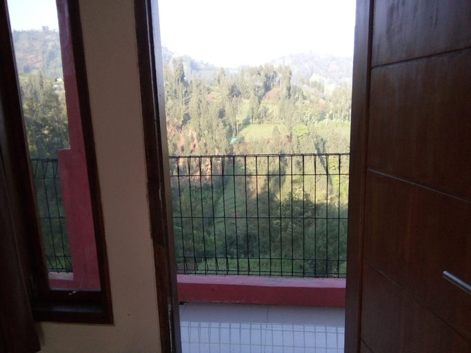 Exterior & Views 5, CASA BROMO HOMESTAY2, Probolinggo