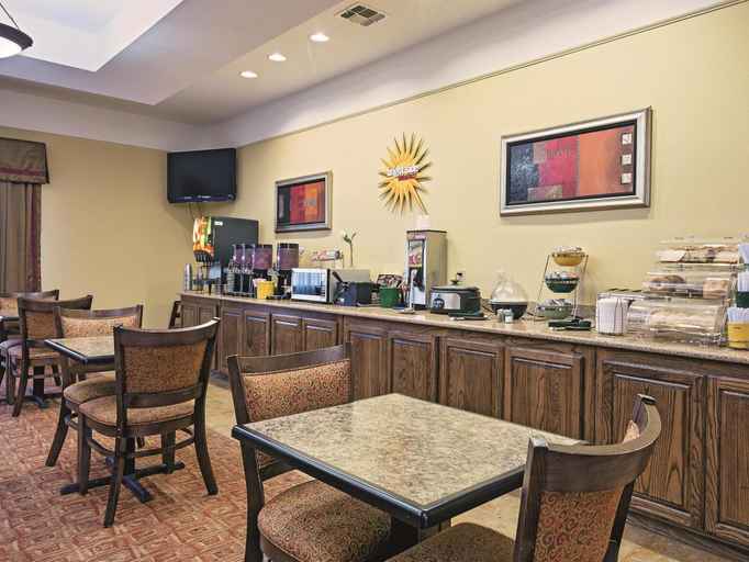 Food & Drinks 5, La Quinta Inn & Suites by Wyndham Dumas, Moore