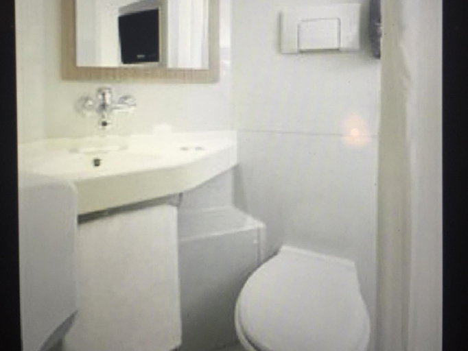 Bathroom 5, Premiere Classe RENNES SUD EST, Ille-et-Vilaine