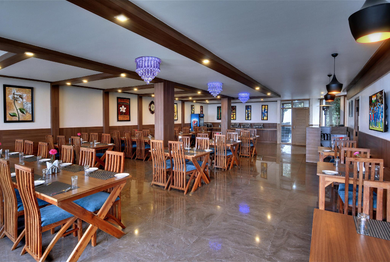 Food & Drinks 5, Ekant Retreat, Solan