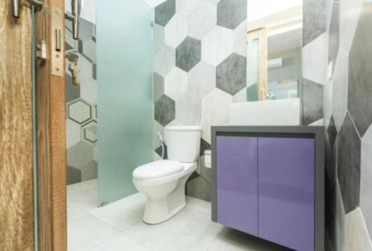 Bathroom 5, Charming Scandinavian Villa in Heart of Seminyak, Badung