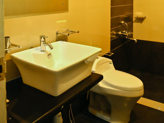 Bathroom 2, Velus Resort, The Nilgiris