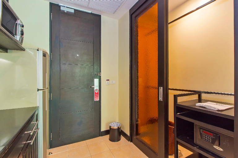 Luxe Resort Modern 14 Bed Rooftop Pool Villa, Pattaya