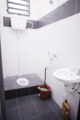 Bathroom 2, Arau Idaman Guesthouse, Perlis