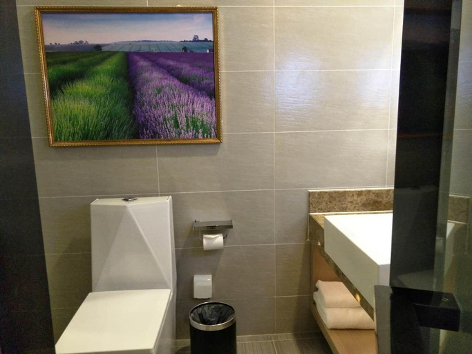 Bathroom 5, Lavande Hotels Dalian Software Park University of Technology, Dalian