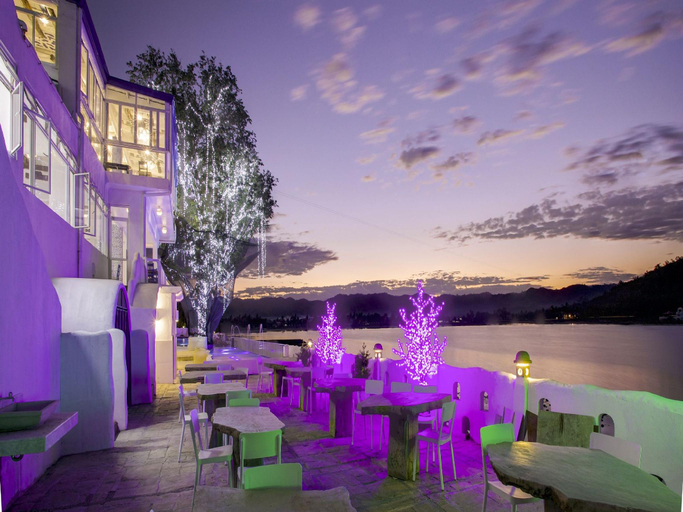 Food & Drinks 5, Vitalis Villas, Santiago