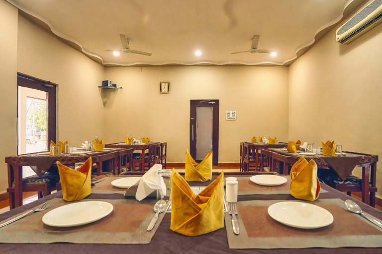 Food & Drinks 4, Hotel Empire, Kachchh