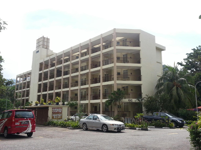 Exterior & Views