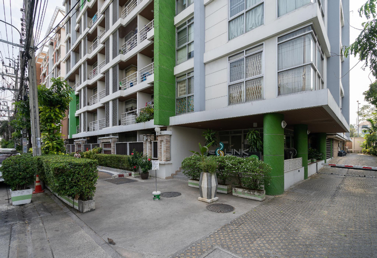WOW!! Spacious Condo3minWalk BTS OnNut+Parking, Phra Khanong