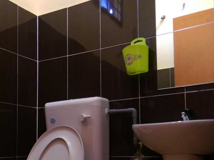 Bathroom 3, Semarak Beach Inn Dungun, Dungun