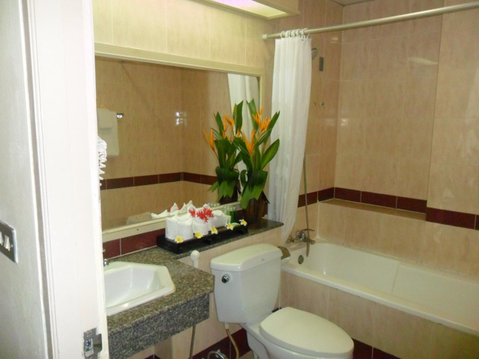 Bathroom, Jomtien Garden Hotel & Resort, Pattaya