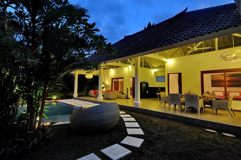 Beautiful 2 Bedroom Villa Private Pool in Seminyak, Badung