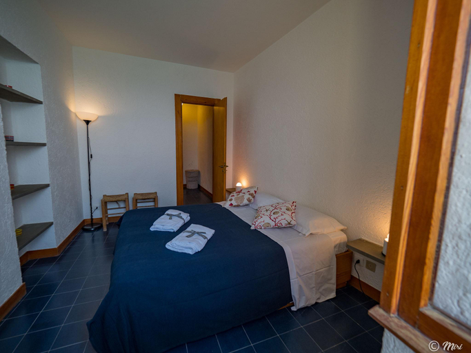 Bedroom 2, Il Baluardo Sea View Apartment on the Cliff, La Spezia