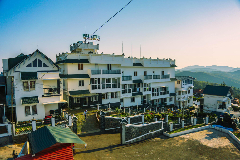 Exterior & Views