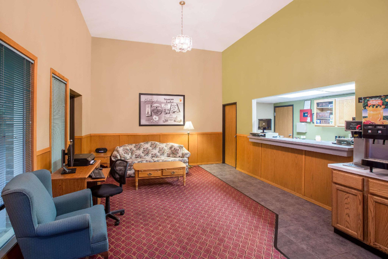 Public Area 3, Super 8 By Wyndham Storm Lake, Buena Vista