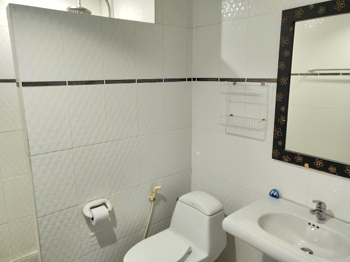 Bathroom, Amstellux Apartments No.7, Pattaya