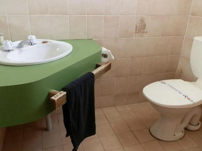 Bathroom 3, Woomargama Village Hotel Motel, Greater Hume Shire - Pt B