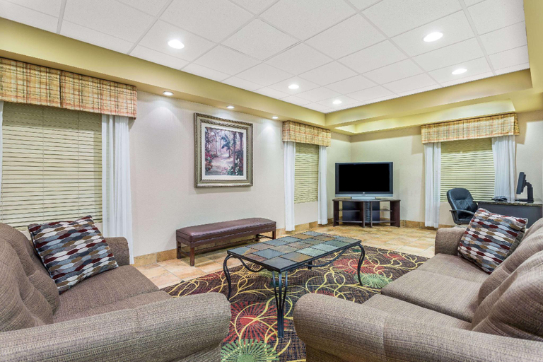 Public Area 2, Baymont by Wyndham Cornelia, Habersham
