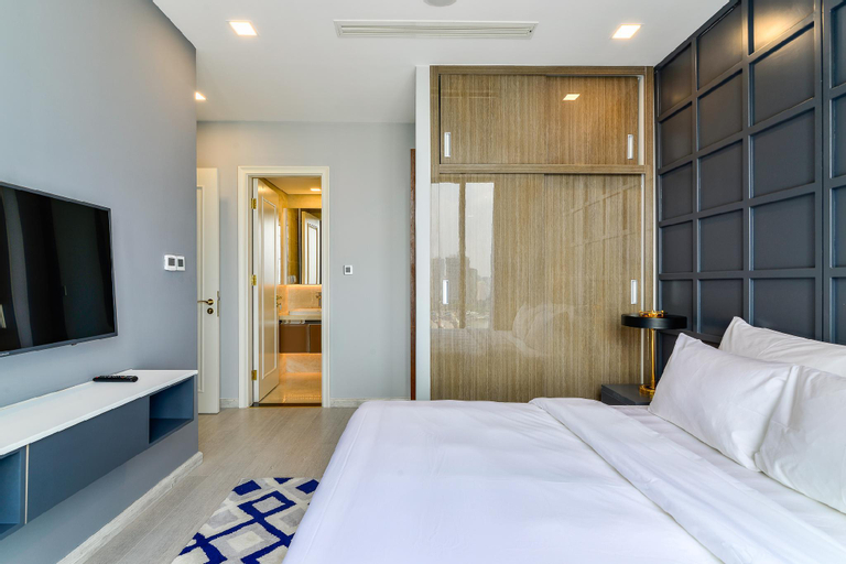 DISTRICT 1 ! River and HCMC Skyline! 2BR,LUXURY, Quận 1