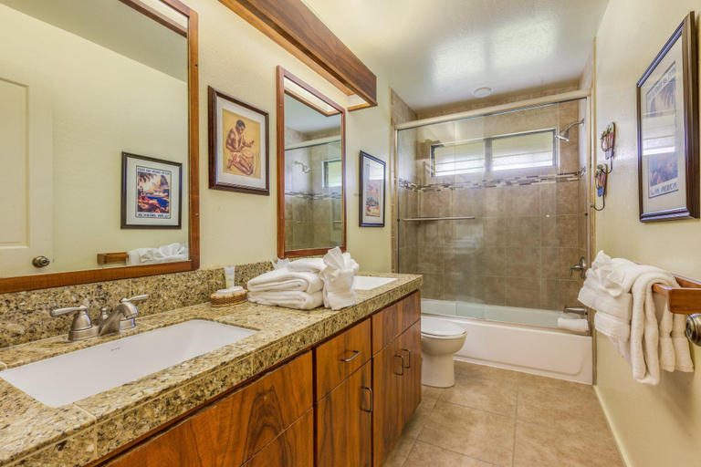 Bathroom 4, Featured Hawaii Island Vacation Rentals by OUTRIGGER, Hawaii