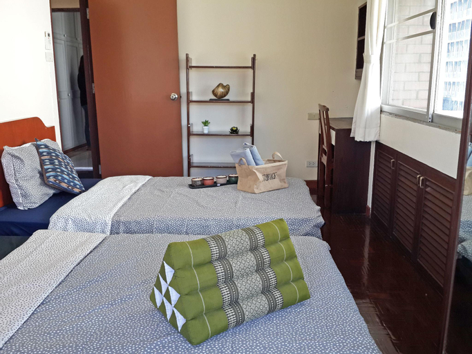 Bedroom 2, Center of Bangkok, Walk to Erawan, Modern Thai, Ratchathewi
