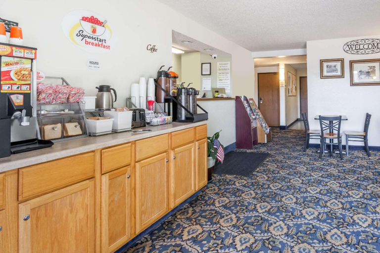 Public Area 2, Super 8 by Wyndham Norwich, Chenango