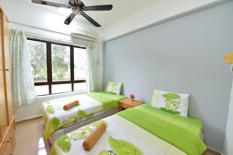 Bedroom 2, Kijal Family Apartment Home by AH, Kemaman