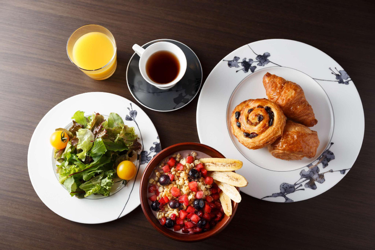 Food & Drinks 18