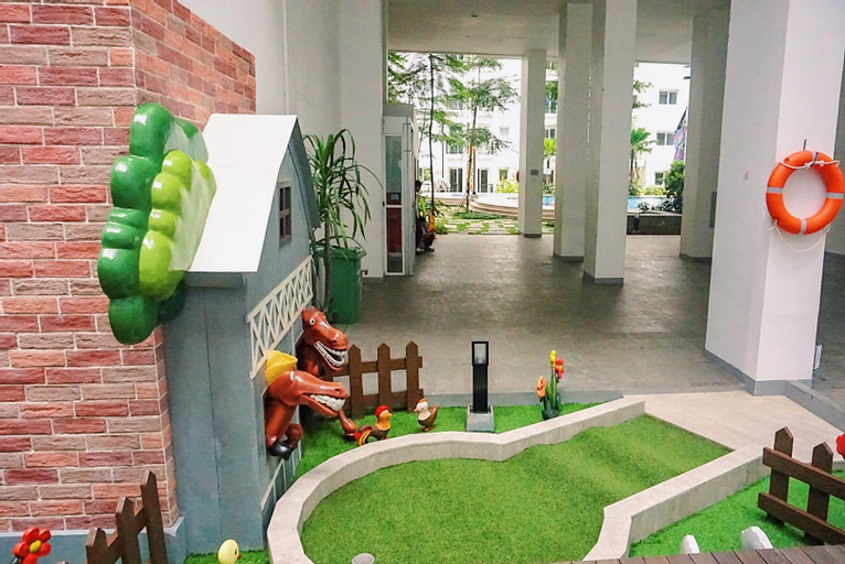 Others, Modern Apartment with Big Pool & Jacuzzis, East Jakarta