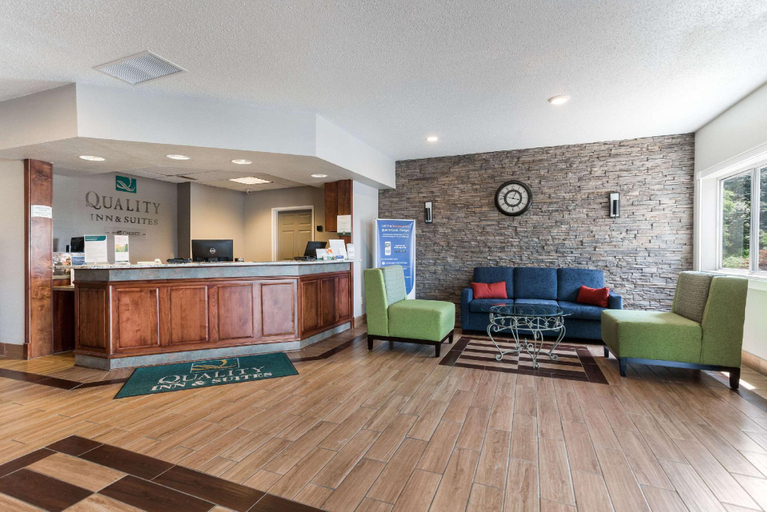 Public Area 2, Quality Inn & Suites Ferdinand, Dubois