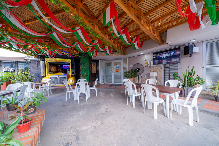 Food & Drinks 4, Hotel Baly Express, Malambo