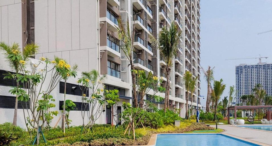Exterior & Views, Elegant and Comfortable Studio Sky House BSD Apartment By Travelio, Tangerang