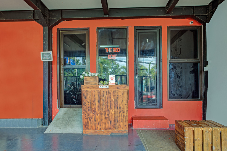 Exterior & Views 4, OYO 3883 The Red, Bogor