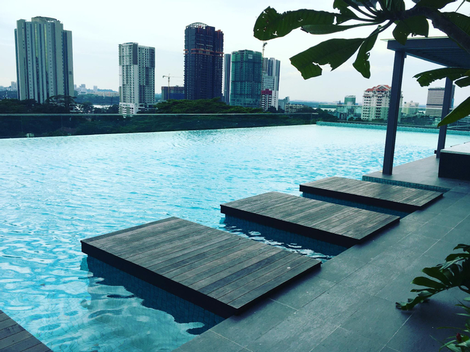 Others 5, Spacious 2Bed Condo Suites w Jacuzzi Bath/Smart TV, Johor Bahru