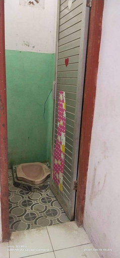 Bathroom 3, Yellow Kost, Jombang