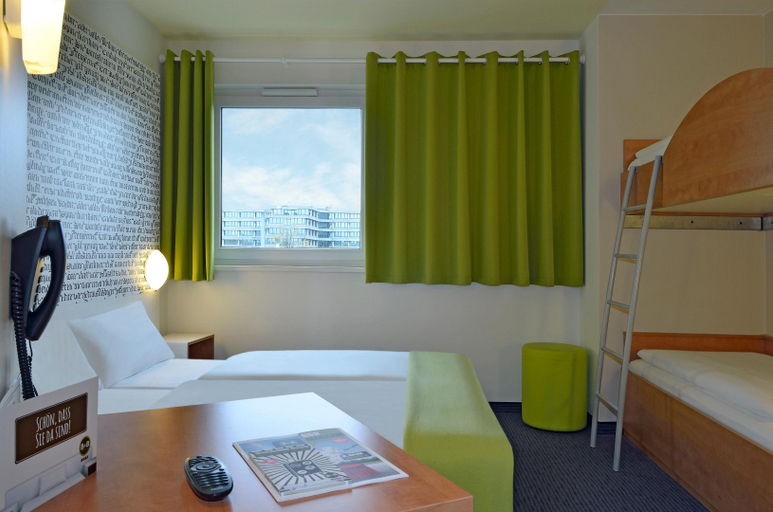 Bedroom 2, B&B Hotel München-Messe, München