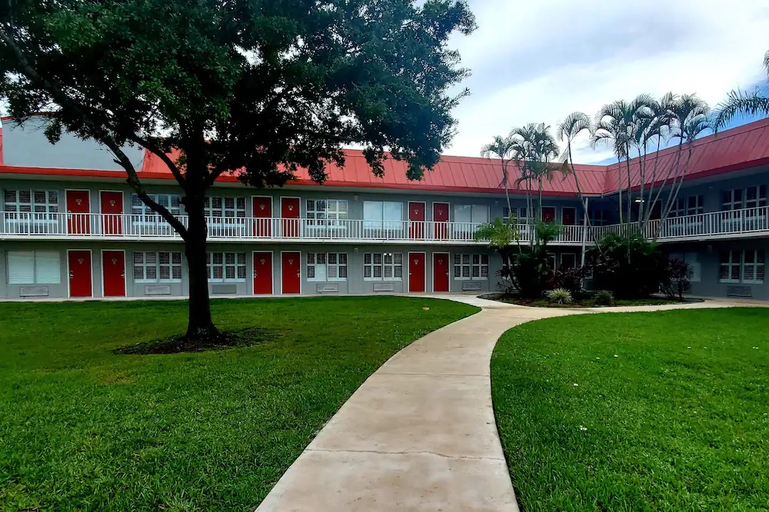 Exterior & Views 2, Vero Beach Inn & Suites I-95, Indian River