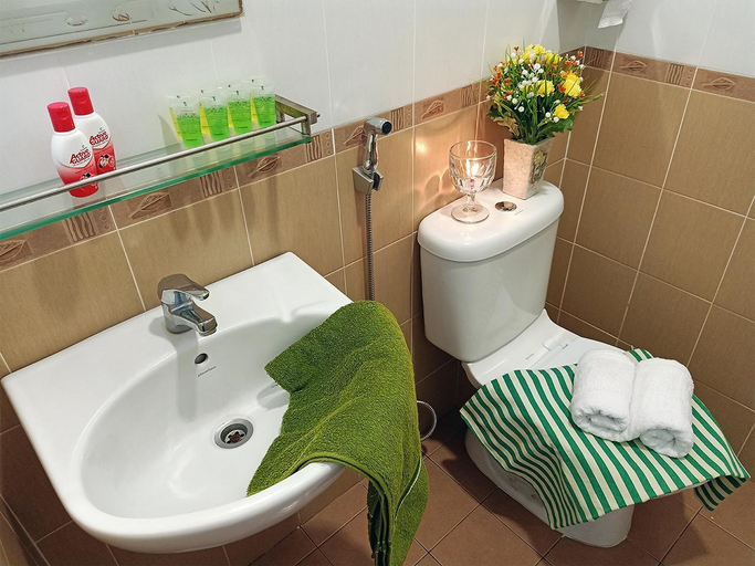 Bathroom 2, JB Skudai Bukit Mewah Homestay Near Paradigm Mall, Johor Bahru