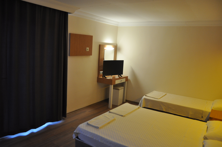 Bedroom 4, Anita Sunpark Beach Hotel, Antalya