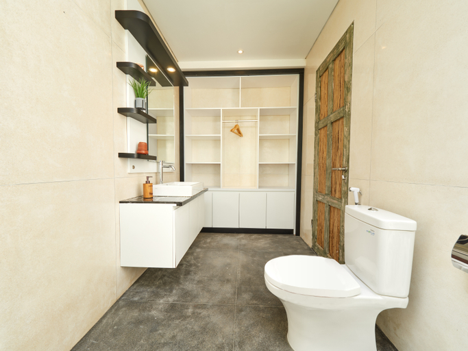 Bathroom 5, The Tempekan Heritage, Badung