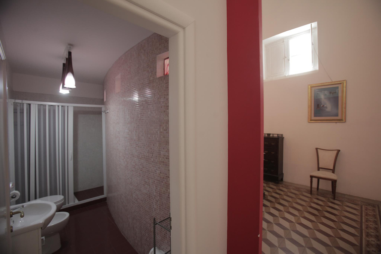Bathroom 3, B&B Palazzo Balsamo Gallipoli, Lecce