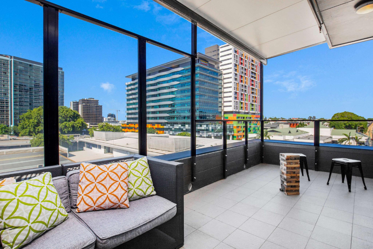 Others 5, The Constance, Fortitude Valley